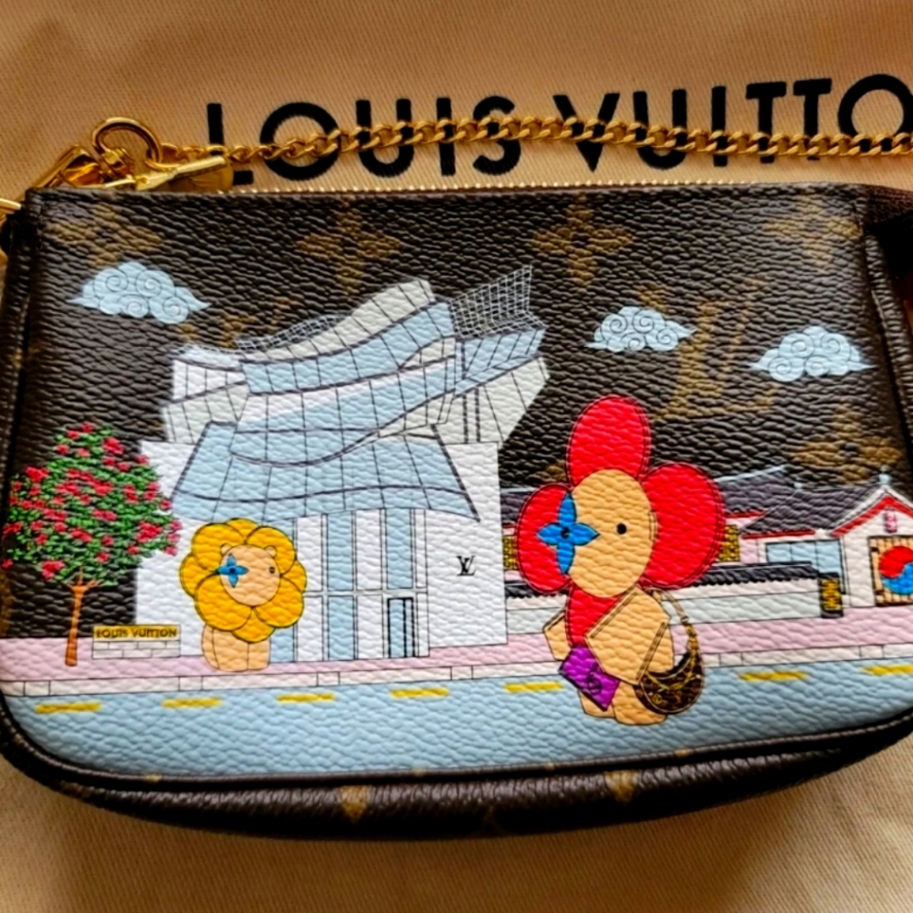 LOUIS VUITTON 2022 VIVIENNE HOLIDAY ANIMATION MINI POCHETTE PINK